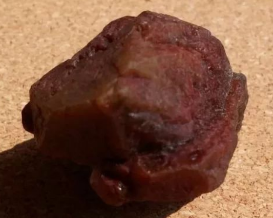 【进口案例】黑骨干太阳石广州机场进口报关清关 【进口案例】黑骨干太阳石广州机场进口报关清关