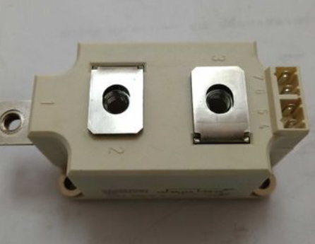 6e7cd9d7306e38ac89823a7582e95afb.png 可控硅模块.png