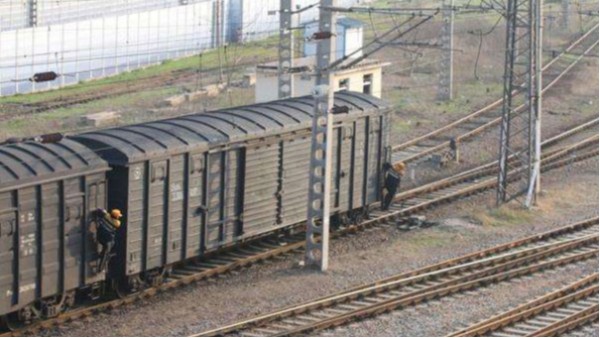 东莞进口公司报道_海关保障中老铁路快速清关